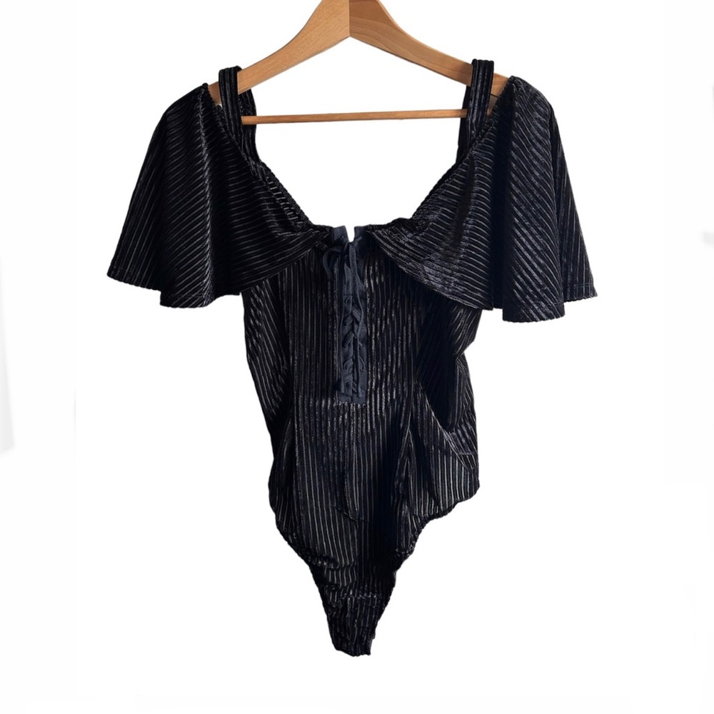 AE LY gothic black velvet ribbed off-shoulder bodysuit NWT
